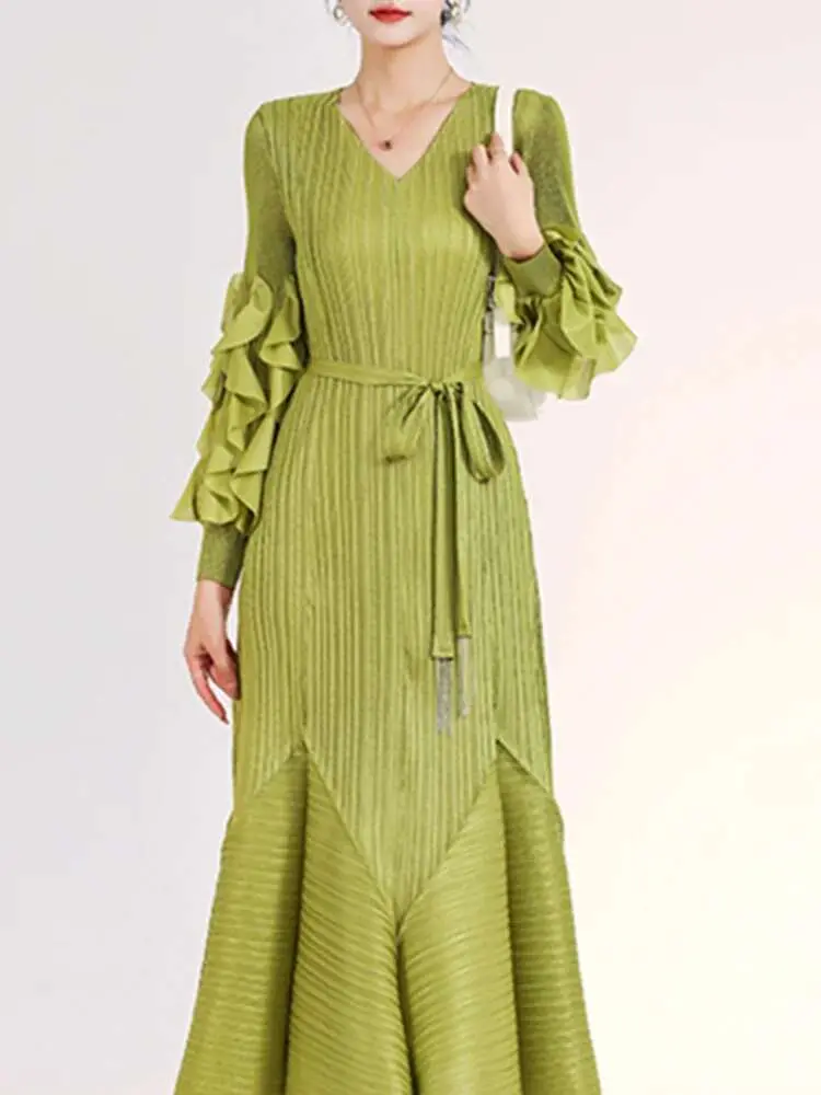 LANMREM Elegant Women's Pleated Dress V Neck Lantern Sleeves Lace Up Strap Waist Ruffle Dresses Lady 2025 New Fashion 2DC1452