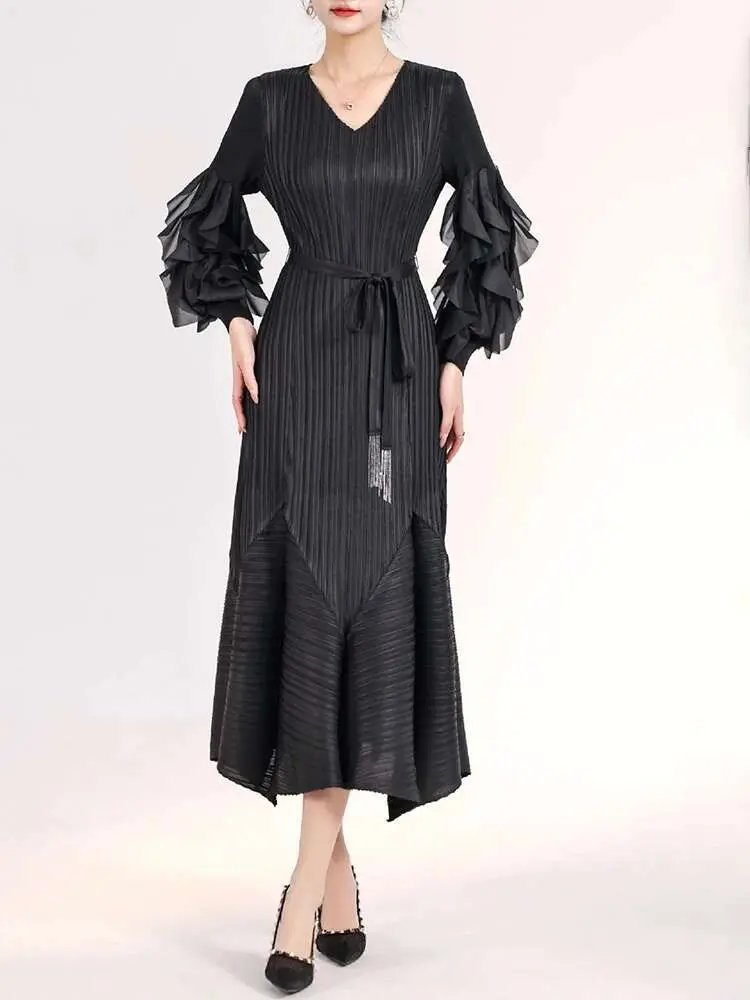 LANMREM Elegant Women's Pleated Dress V Neck Lantern Sleeves Lace Up Strap Waist Ruffle Dresses Lady 2025 New Fashion 2DC1452