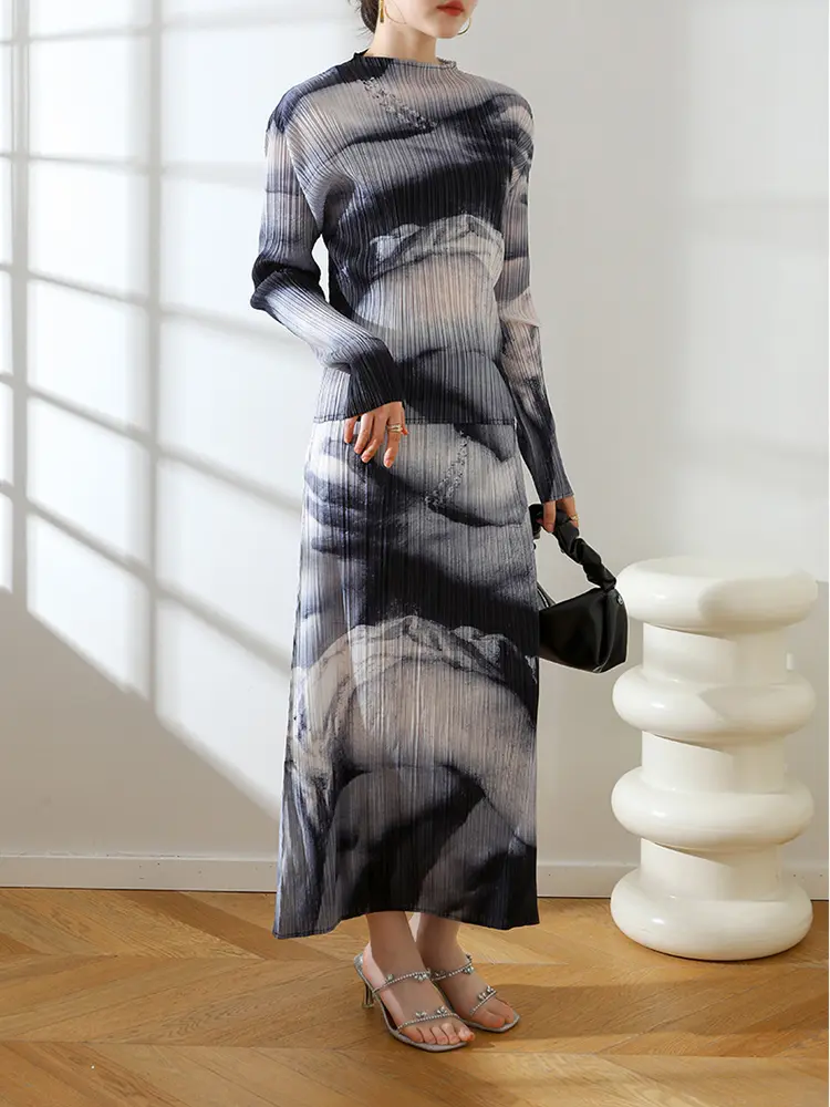 LANMREM Ink Wash Blended Printing Women's Pleated Two Pieces Set Long Sleeve T-shirts And Straight Elastic Waist Skirt 2DB3256