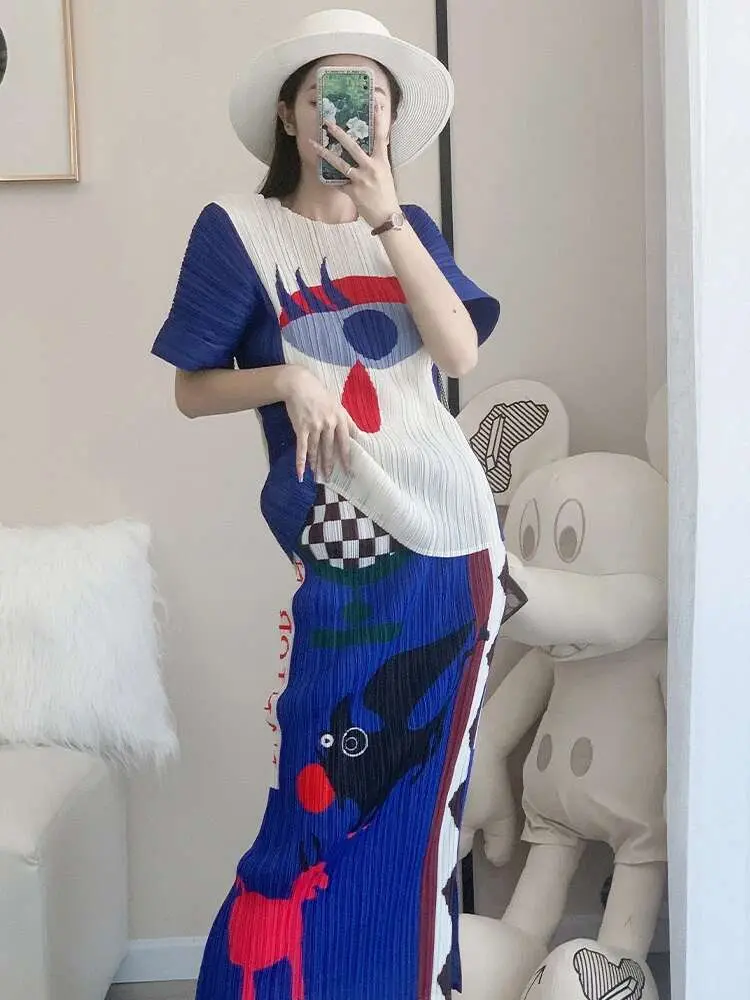 LANMREM Fashion Casual Cartoon Print Pleated Sets Women's Short Sleeve T-shirt Tops Skirt Two-piece Set Summer 2025 New 2DE410