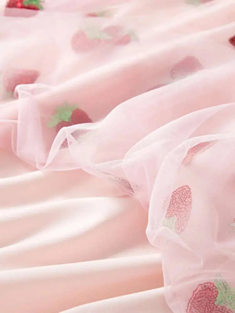 LANMREM Sweet Strawberry Sequin Gauze Skirts Women Fashion 2025 New High Waist Solid Color Temperament Mid-lenght Skirt 2DE717