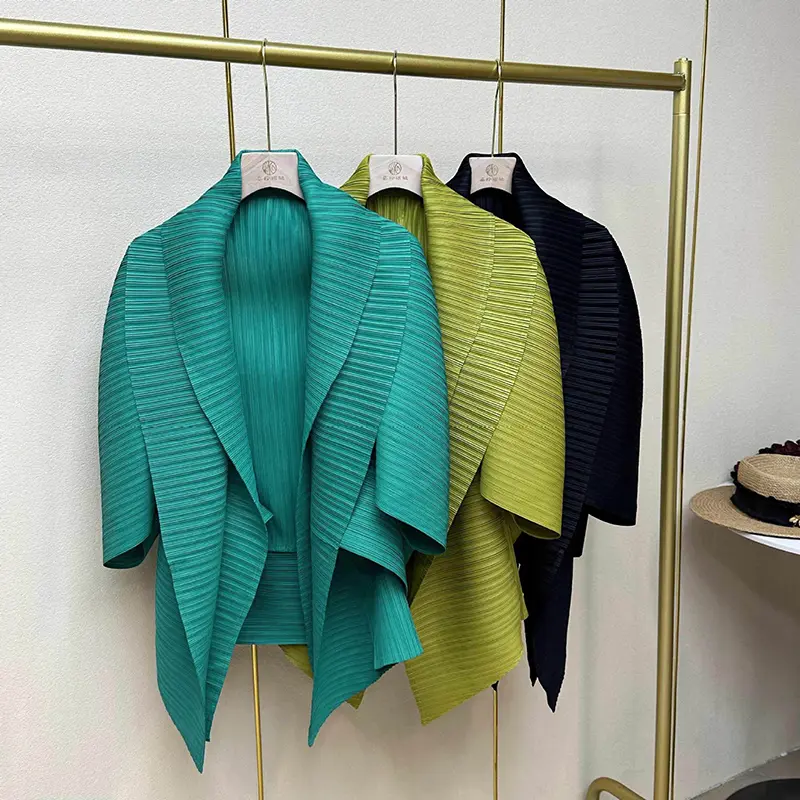LANMREM Pleated New Women's Black Jackets Loose Solid Color Simple Double Layer Collar Irregular Cardigan Short Coat 2DB3726