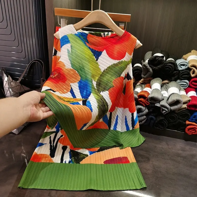 LANMREM Summer Printting Pleated Women's Two Pieces Set Sleeveless T-shirt And Elastic Waist Skirt 2025 New Summer Sets 2DB3245