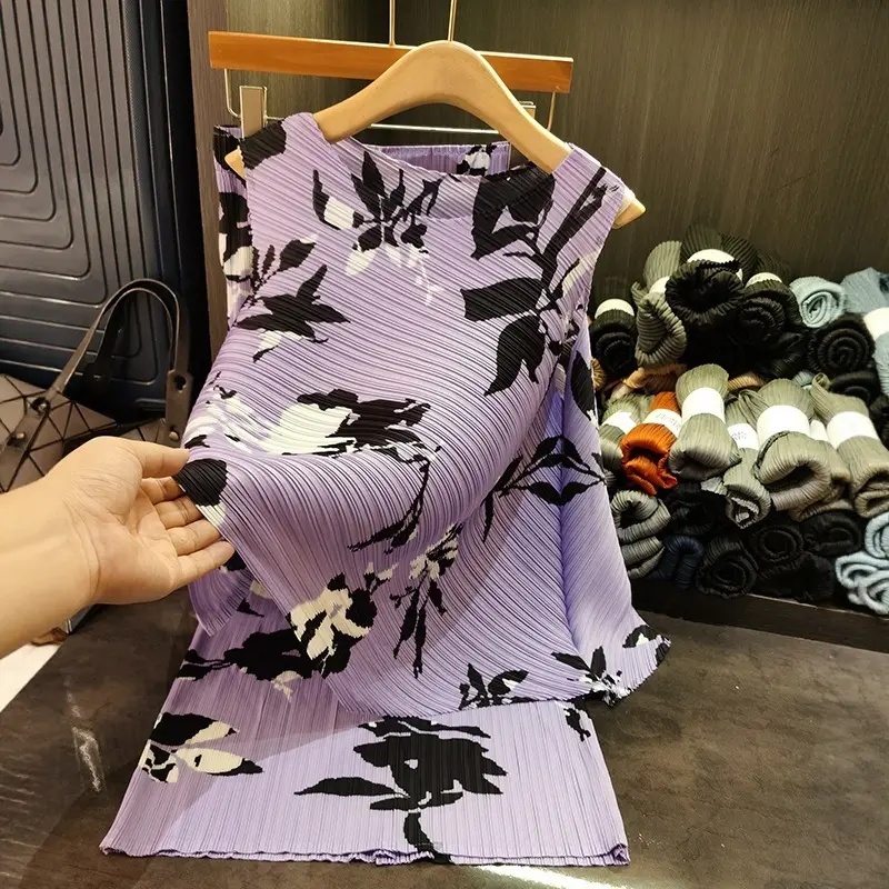 LANMREM Summer Printting Pleated Women's Two Pieces Set Sleeveless T-shirt And Elastic Waist Skirt 2025 New Summer Sets 2DB3245