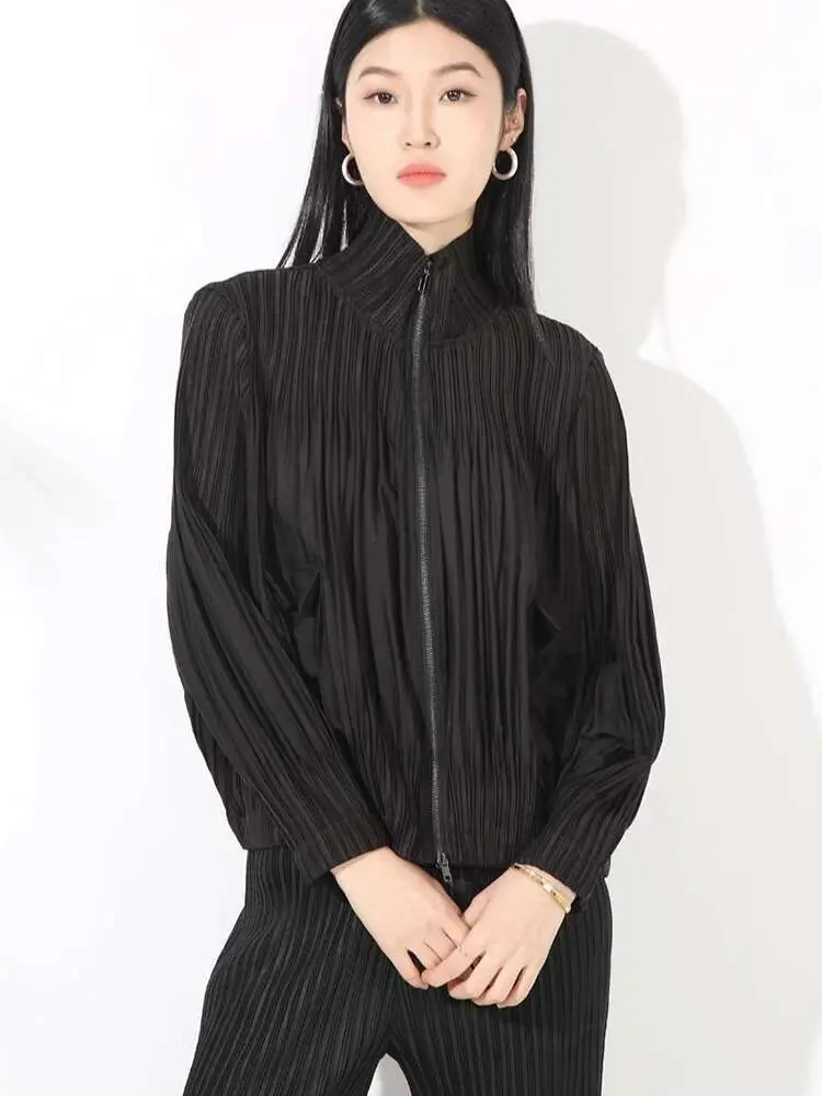 LANMREM Pleated Fashion Casual Zipper Coat For Women 2025 Spring New Folds Loose Tops Long Sleeve All-match Casual Jacket 2DE267