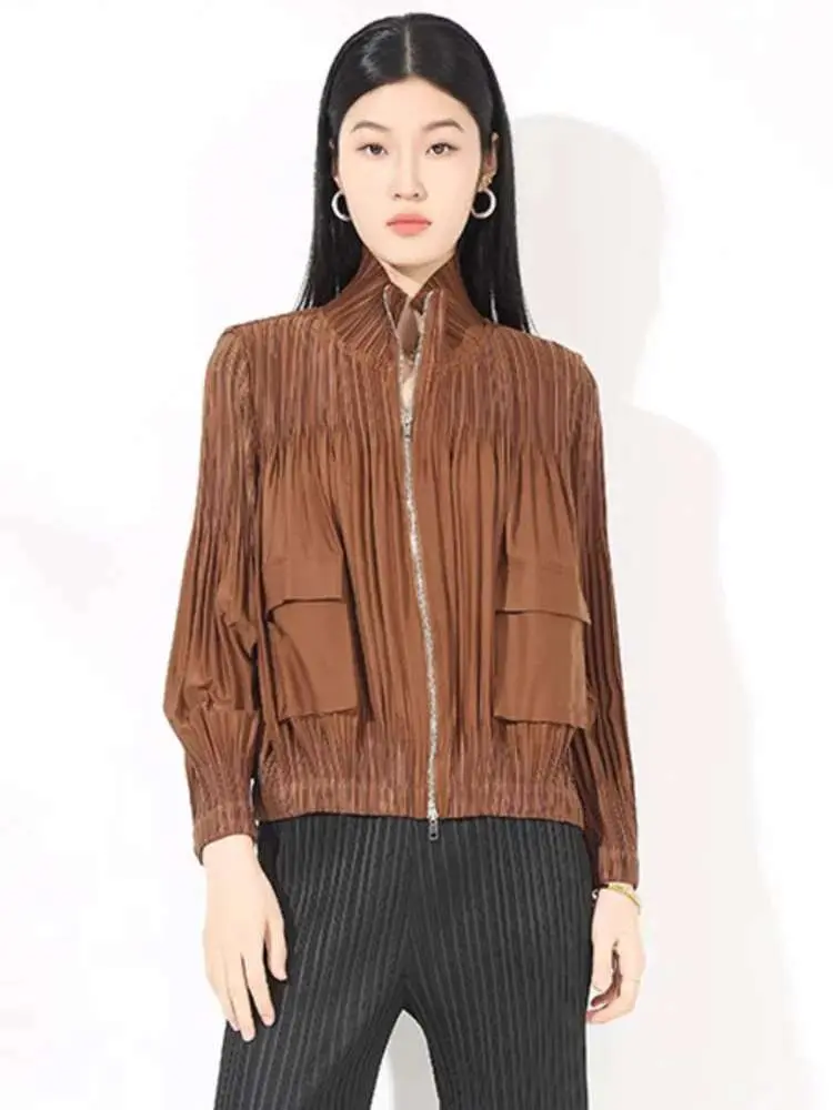 LANMREM Pleated Fashion Casual Zipper Coat For Women 2025 Spring New Folds Loose Tops Long Sleeve All-match Casual Jacket 2DE267