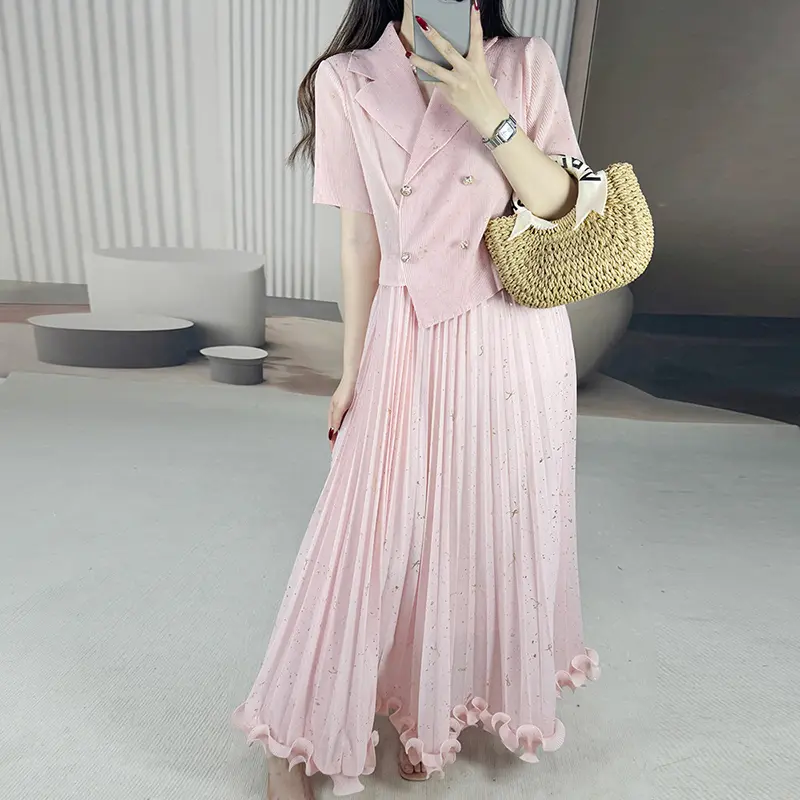 LANMREM Apricot Suit Collar Office Style Pleated Women's Dress Summer 2025 New Elastic Slim Fashion Short Sleeve Dresses 2DB3662