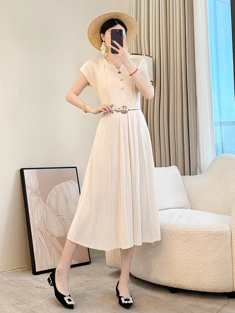 LANMREM Summer Short Sleeve Pleated Dress For Women 2025 Bew Button Decoration Spliced Design Black A-line Dresses Chic 2DB2995