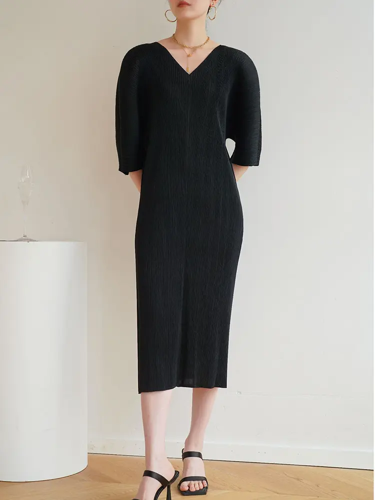 LANMREM Chic New Summer High End Pleated V-neck Elegant Bawting Half Sleeve Women's Dress Loose Casual Elastic Dresses 2DB3483