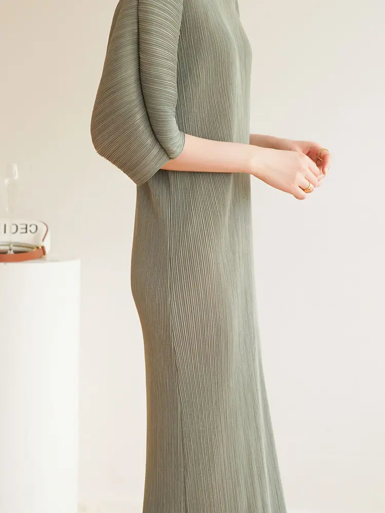 LANMREM Chic New Summer High End Pleated V-neck Elegant Bawting Half Sleeve Women's Dress Loose Casual Elastic Dresses 2DB3483
