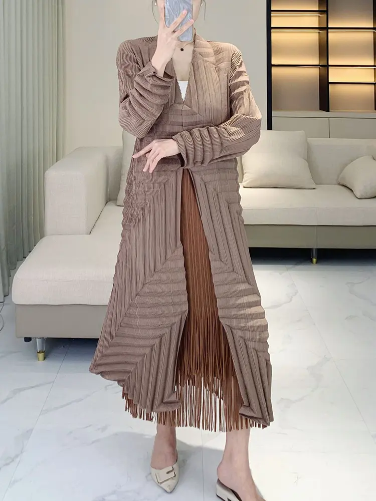 LANMREM Tie Design Pleated Cardigan Windbreaker For Women 2025 Korean Trendy Long Sleeve Lightweight Trench Coat Chic 2DB3244