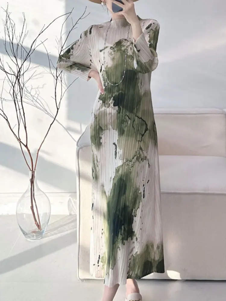 LANMREM Niche Chic Ink Wash Abstract Printing Design Chinese Style Pleated Women's Green Dress 2025 New Elastic Casual 2DB3200