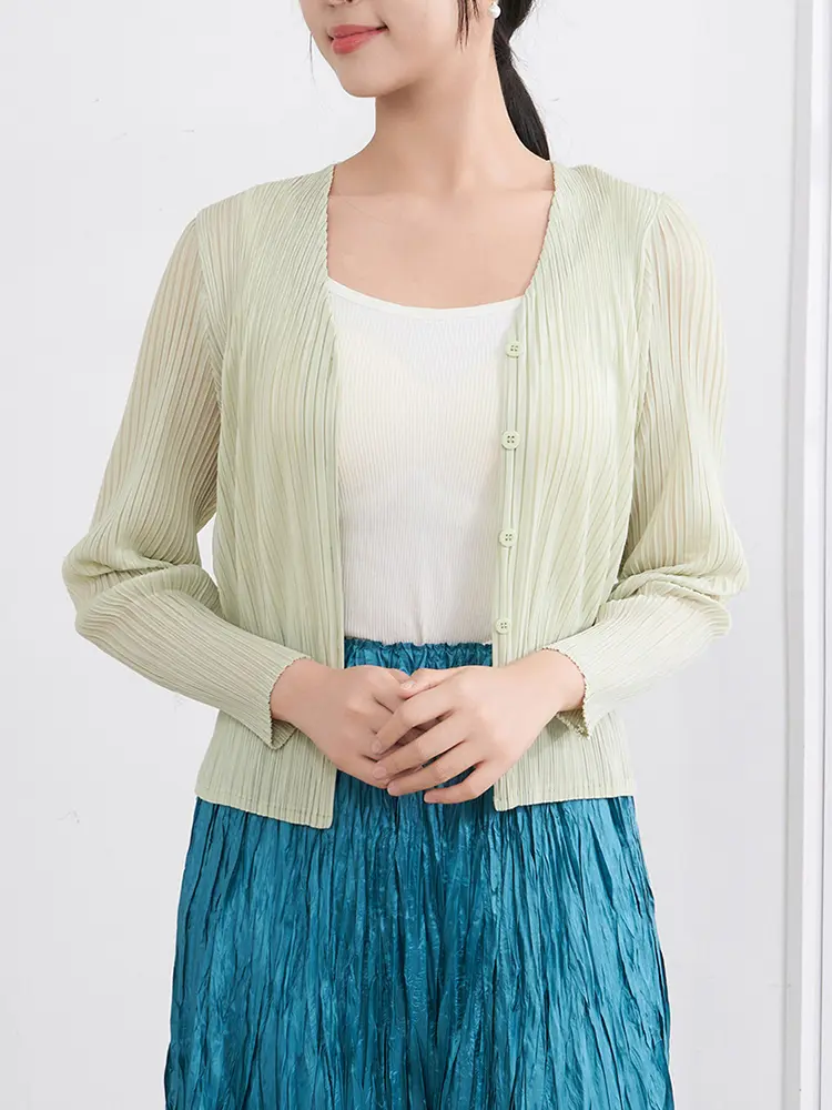 LANMREM Yellow Pleated Cardigan Short Coat 2025 New V-neck Summer Single Breasted Women's Long Sleeve Sunscreen Clothes 2DB3227