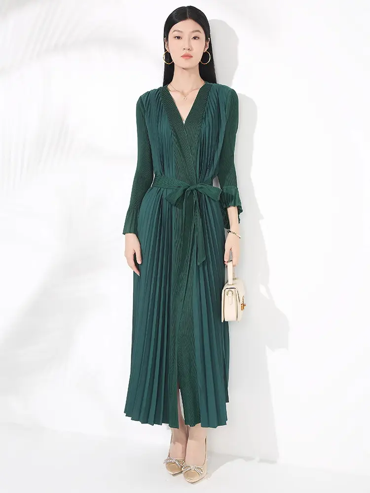 LANMREM New Pleated Women's Clothing V-neck Long Sleeved Pleated Trench Coat Flared Sleeves Bandage Waist V Collar Windbreaker