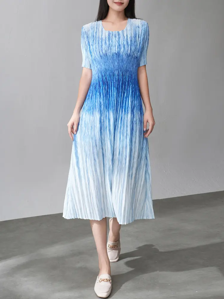 LANMREM Elastic Pleated Gradient Glossy Dress For Women Summer New Style Short Sleeves Elegant A-line Midi Dresses 2DM1011
