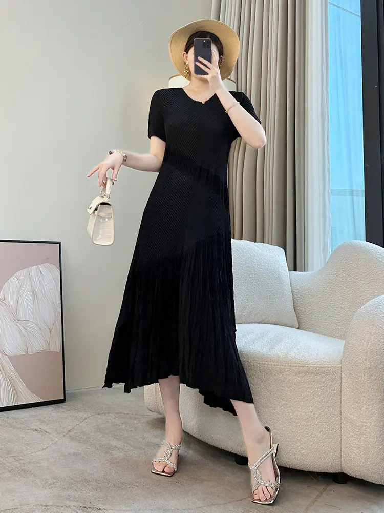 LANMREM Ealstic Slim Pleated Women's Dress 2025 New Summer Short Sleeve V Collar Irregular Spliced Design A-line Dresses 2DB3372