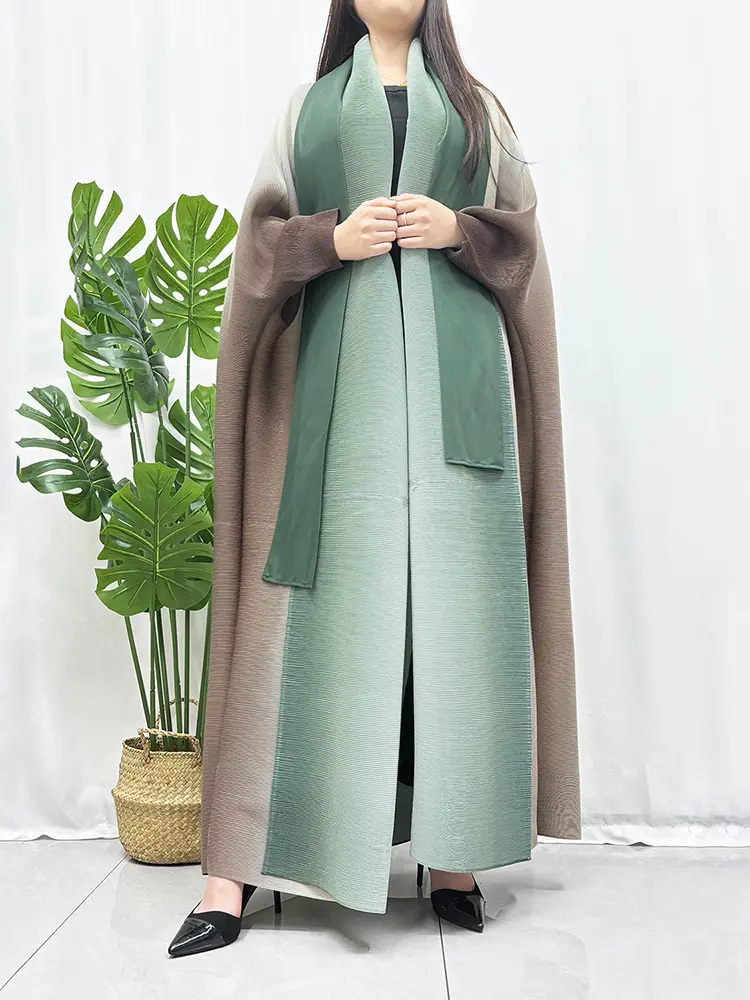 LANMREM Oversized Pleated Women's Robe High Quality Gradient Colorblock Design Loose Scarf Collar Temperament Dress 2DB3503