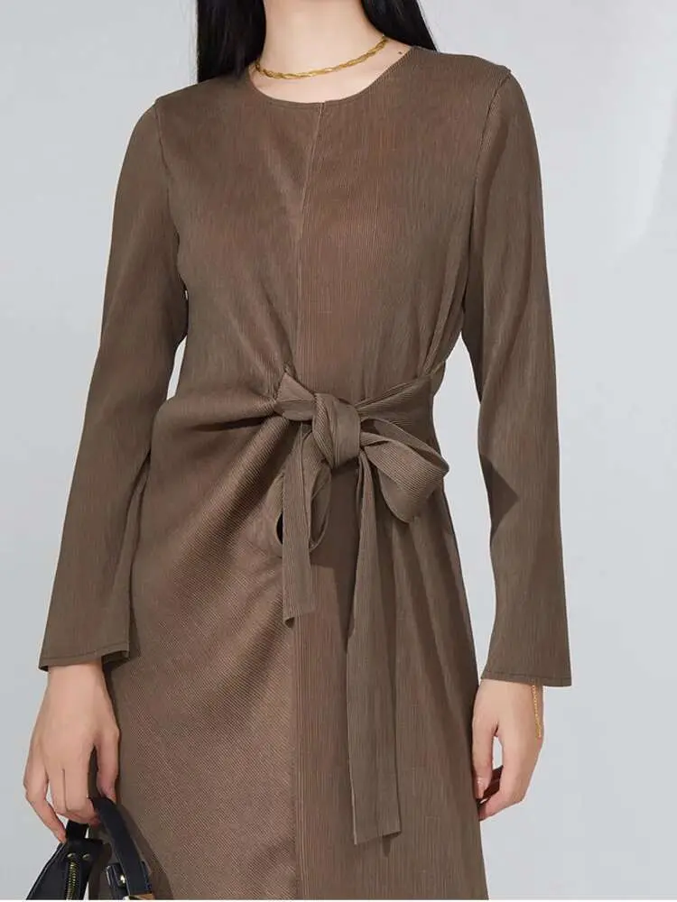 LANMREM Solid Color Pleated Dress Elegant Round Neck Lace-up Gathered Waist Dresses Fashion Party 2023 New Clothing 2AA1878