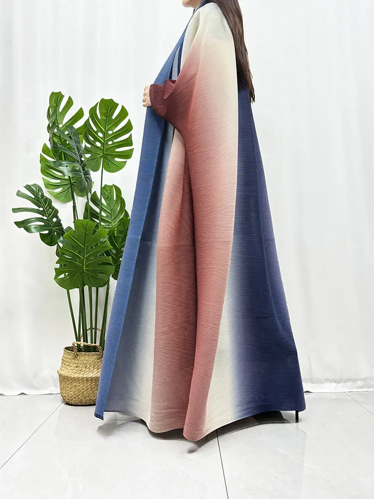 LANMREM Oversized Pleated Women's Robe High Quality Gradient Colorblock Design Loose Scarf Collar Temperament Dress 2DB3503