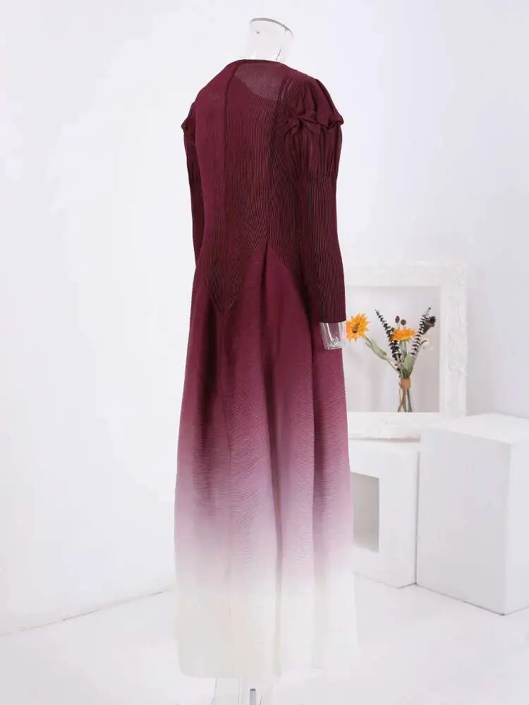 LANMREM Gradient Pleated Dress Women's Fashion Round Neck Long Sleeves A-line Dresses Elegant 2025 Spring New Clothing 2DJ1653