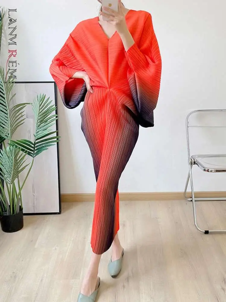 LANMREM Pleated Gradient Dress For Women V-Neck Batwing Sleeve Long Dresses 2024 Summer New Female Party Clothing 2R2209