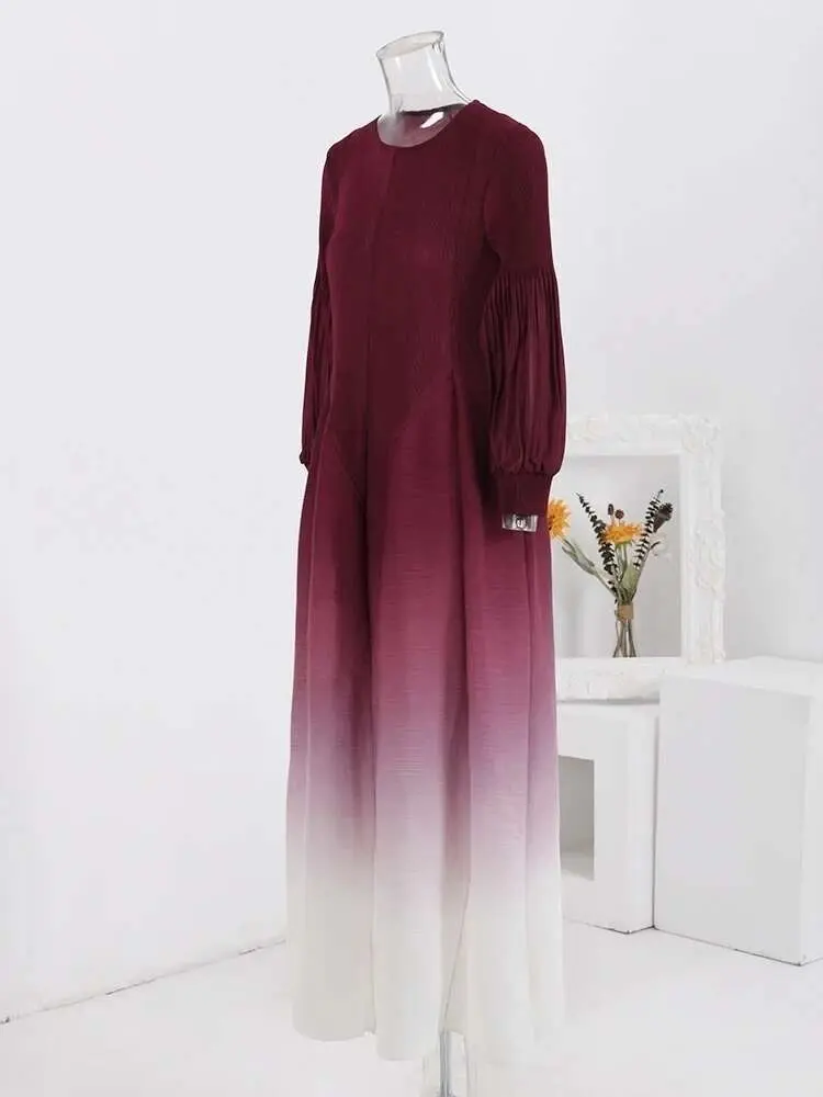 LANMREM Gradient Pleated Dress Women's Fashion Round Neck Long Sleeves A-line Dresses Elegant 2025 Spring New Clothing 2DJ1653