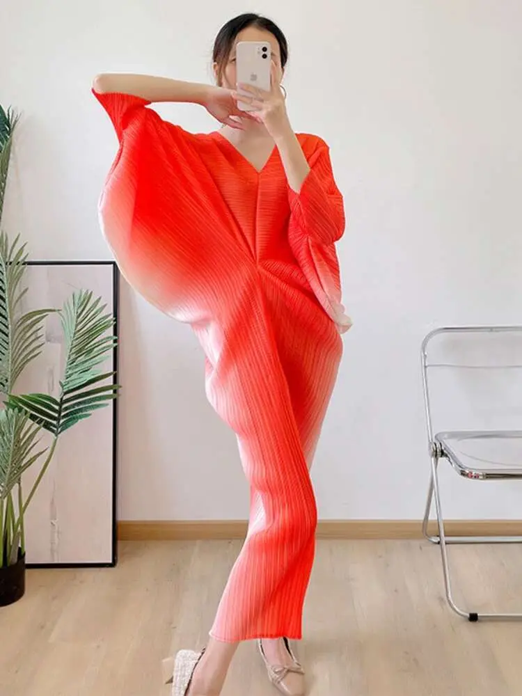 LANMREM Pleated Gradient Dress For Women V-Neck Batwing Sleeve Long Dresses 2024 Summer New Female Party Clothing 2R2209