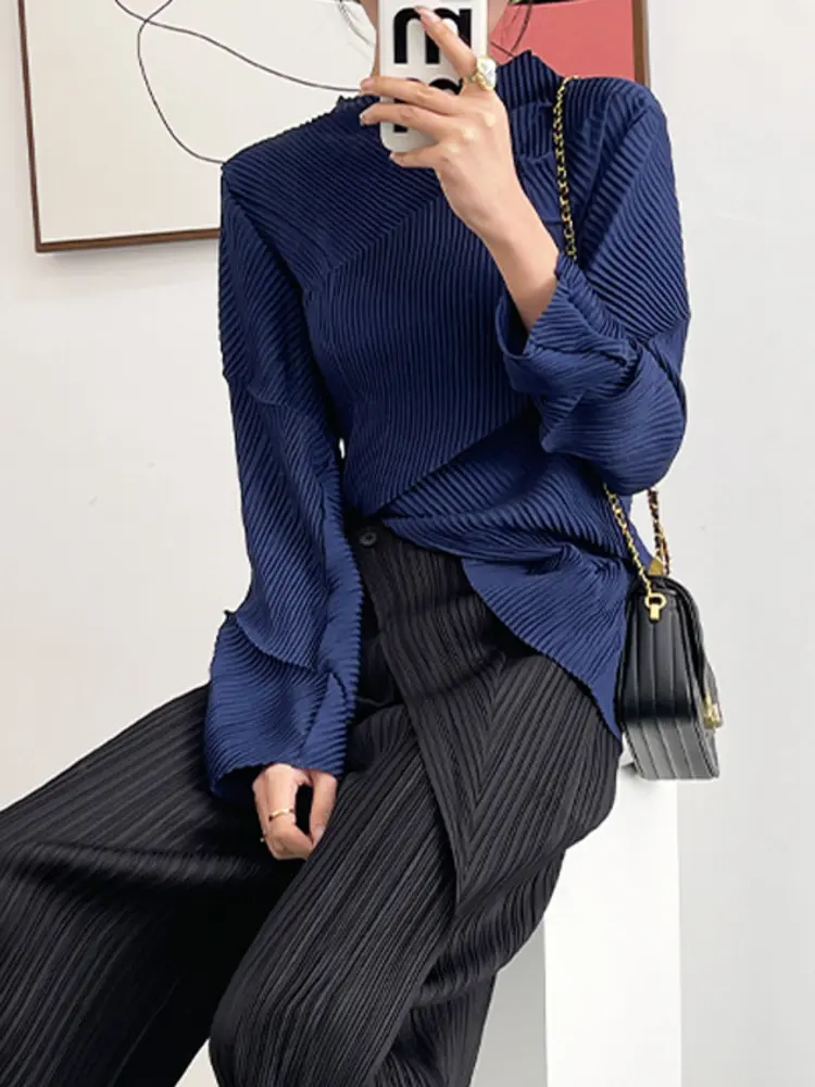 LANMREM Irregular Pleated T-shirt For Women Round Neck Long Sleeves Fold Style Solid Color Female Casual Top 2025 Spring 2DA8900