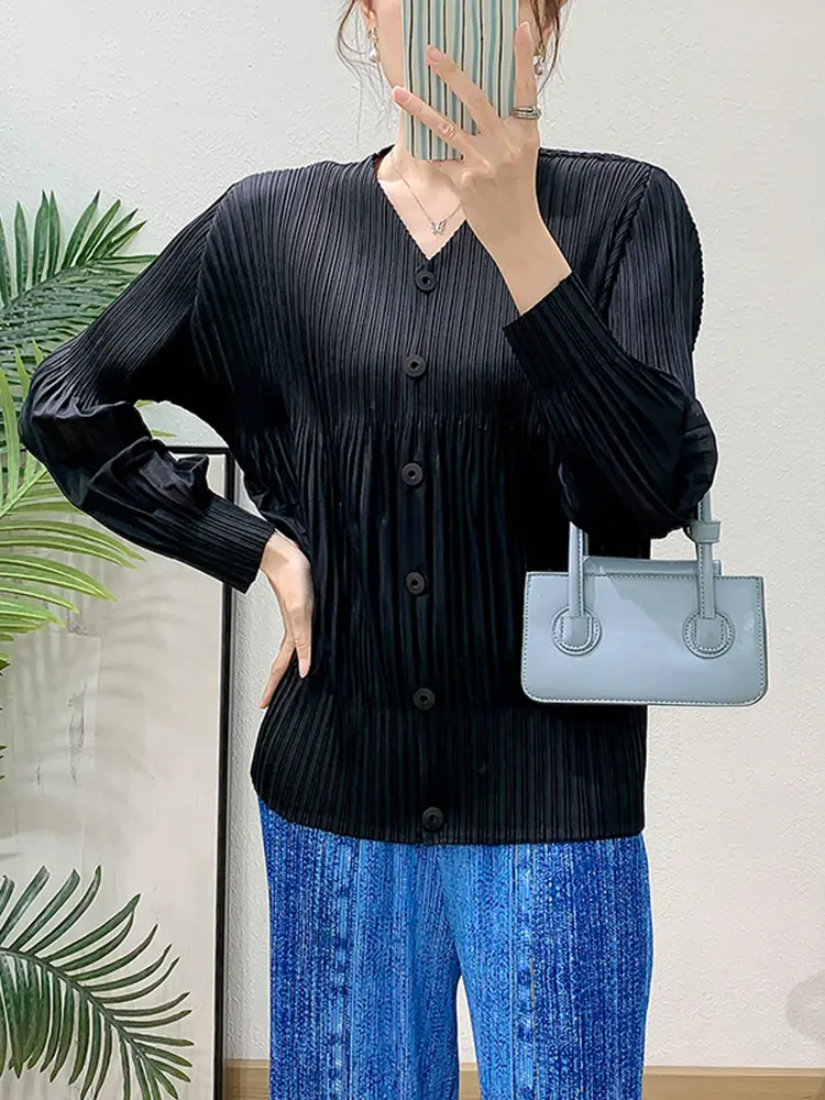 LANMREM Pleated Round Neck Outer Sunscreen Shorts For Women's Trendy Versatile Breathable Single Breasted V Collar Tops 2DB3282