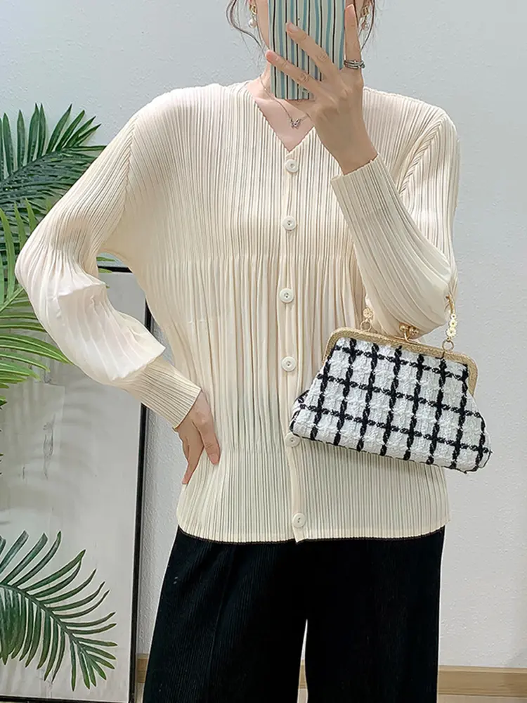 LANMREM Pleated Round Neck Outer Sunscreen Shorts For Women's Trendy Versatile Breathable Single Breasted V Collar Tops 2DB3282