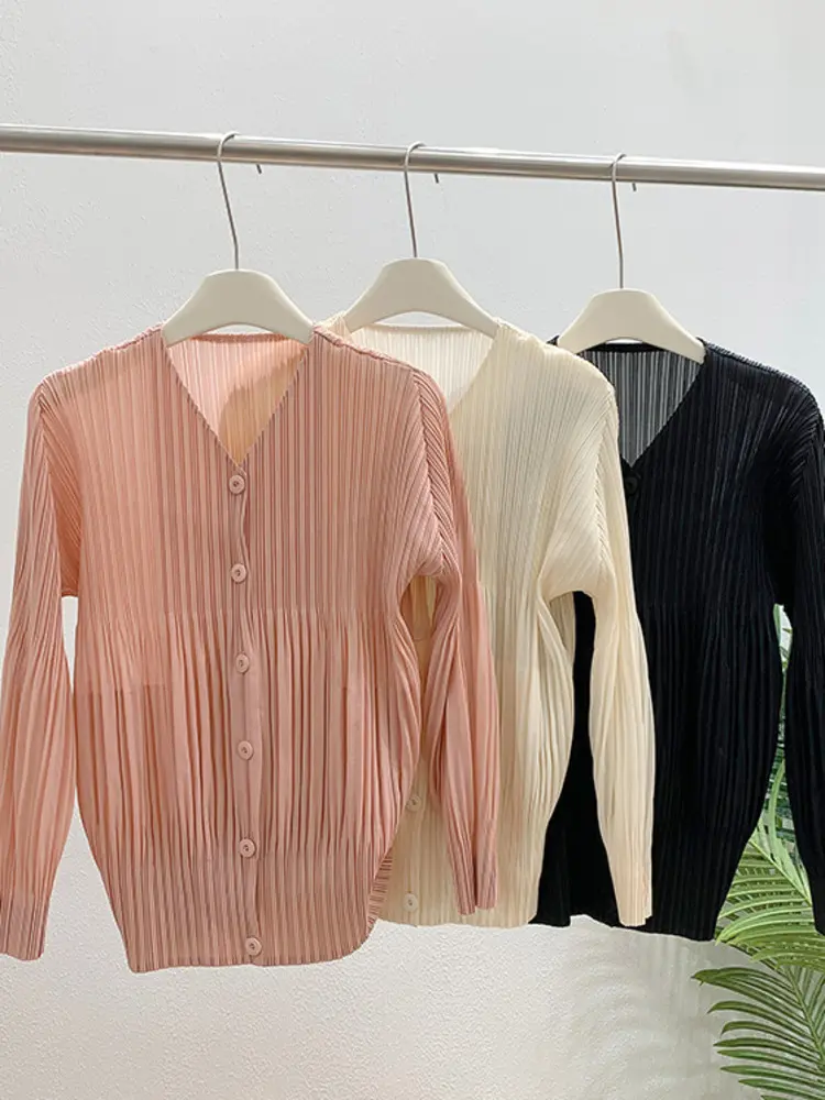 LANMREM Pleated Round Neck Outer Sunscreen Shorts For Women's Trendy Versatile Breathable Single Breasted V Collar Tops 2DB3282