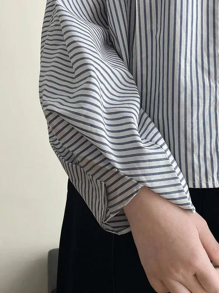 LANMREM French V-neck Shirt Women's Temperament Vertical Stripe Loose Casual Pullover Top Fold Cuff Deisng Blouse 2025 New 2696