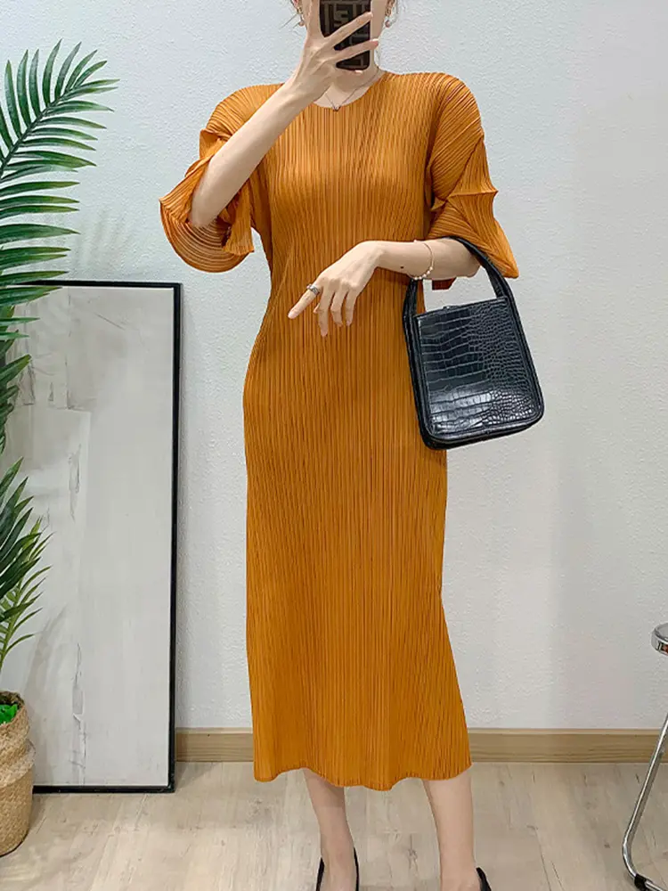 LANMREM Niche Design Women's Pleated Dress 2025 New Loose Casual Round Collar Irregular Half Sleeve Straight Dresses 2DB2963