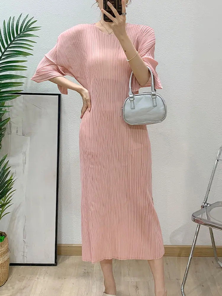 LANMREM Niche Design Women's Pleated Dress 2025 New Loose Casual Round Collar Irregular Half Sleeve Straight Dresses 2DB2963