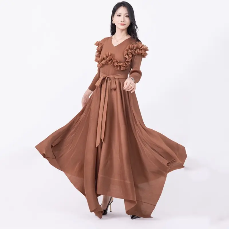 LANMREM 2025 New Chic Pleated Women's Dress V-neck Three Quarter Sleeve Elegant Stringy Selvedge Spliced Design Clothing 2DB4224