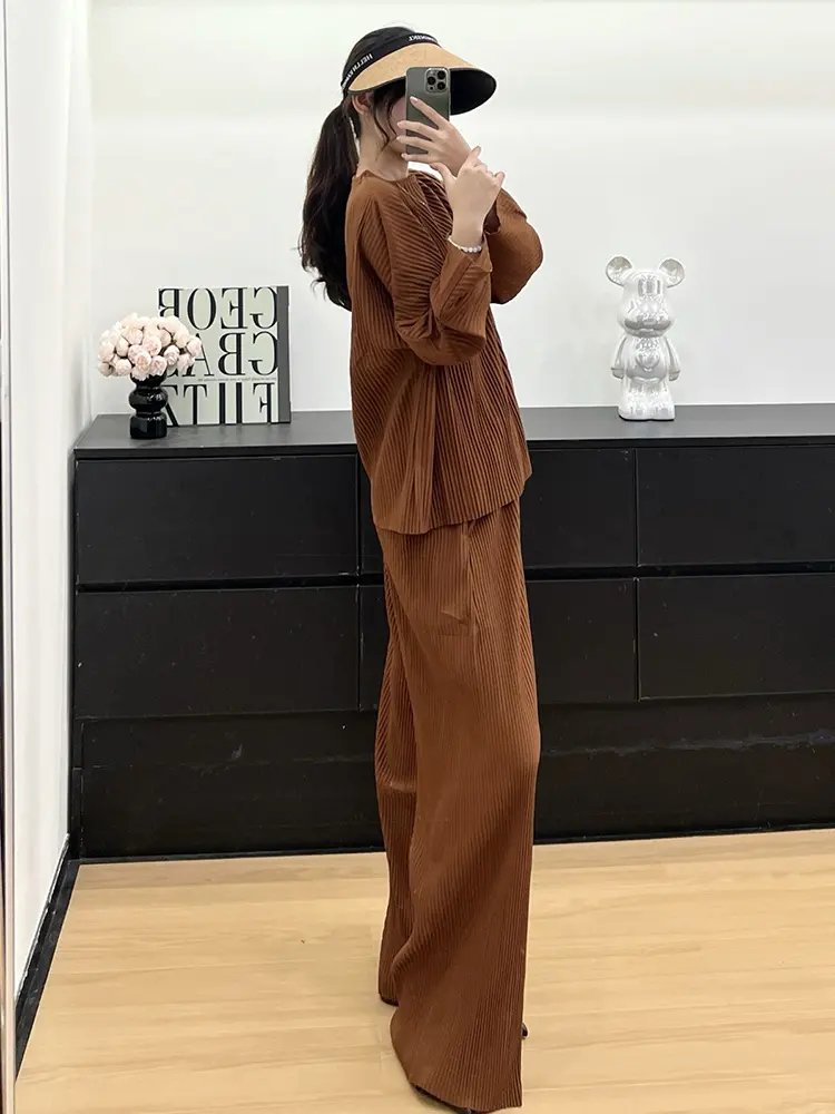 LANMREM Pleated 2025 New Women's Pleated Two Pieces Set Casual Round Neck Long Sleeve T-shirt And Wide Leg Pants Chic 2DB3602