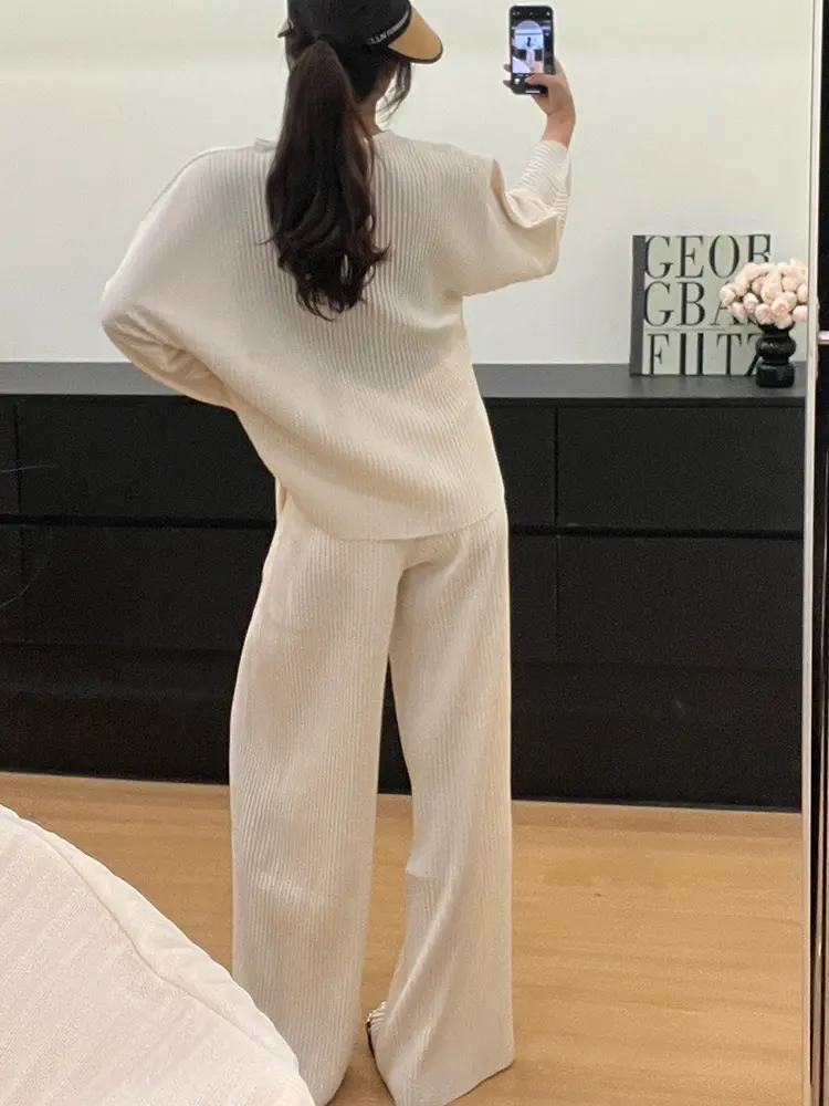 LANMREM Pleated 2025 New Women's Pleated Two Pieces Set Casual Round Neck Long Sleeve T-shirt And Wide Leg Pants Chic 2DB3602