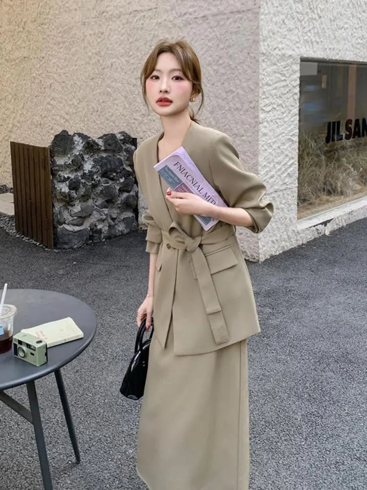 LANMREM Khaki Suit Set For Women 2025 New Niche Suspender Dress And Long Sleeve V Collar Blazer Coat Two Pieces Sets  2DB2791