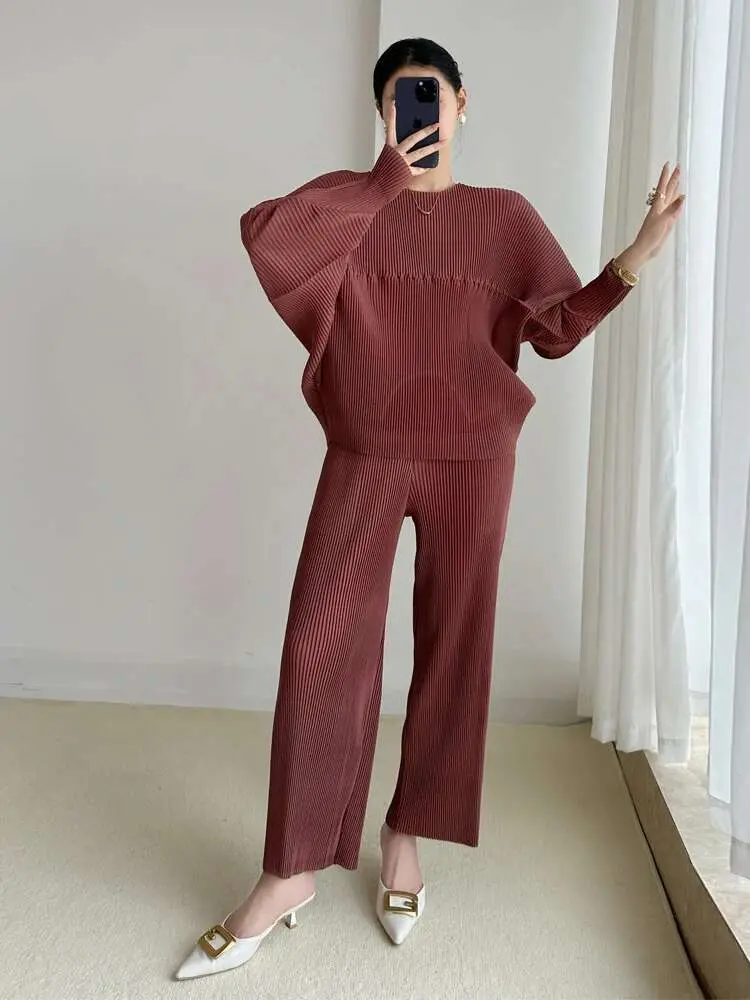 LANMREM Women Pleated 2 Pieces Set Casual Round Neck Bawting Sleeves Top + Elasitc Waist Full Straight Pants New Fashion 2DC1425