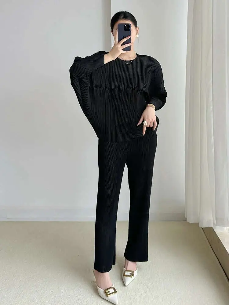 LANMREM Women Pleated 2 Pieces Set Casual Round Neck Bawting Sleeves Top + Elasitc Waist Full Straight Pants New Fashion 2DC1425