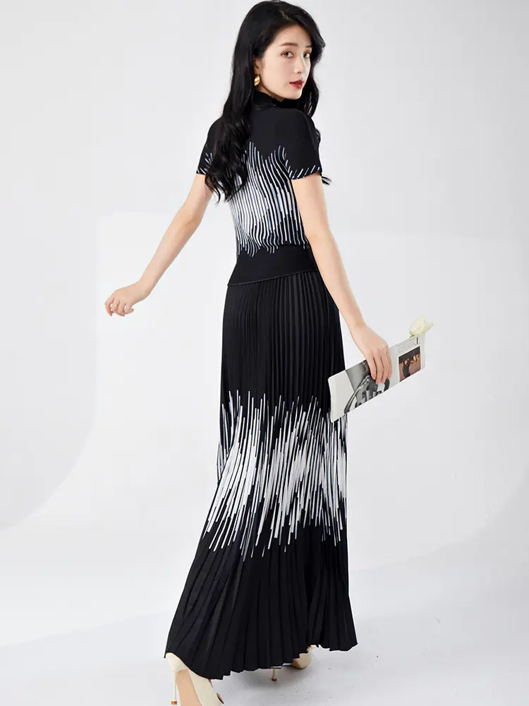 LANMREM Geometric Printting Pleated Women's Two Pieces Set Half High Neck Short Sleeve Slim Top And Elastic Waist Skirt 2DB3305