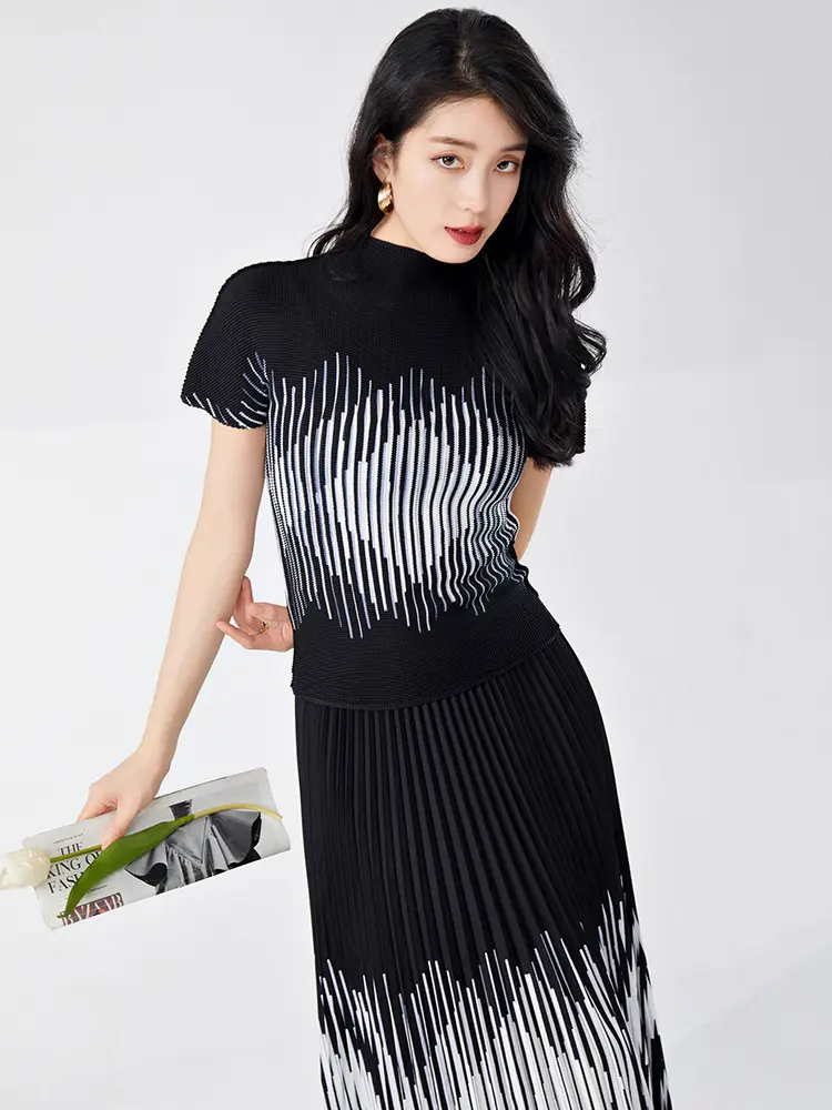 LANMREM Geometric Printting Pleated Women's Two Pieces Set Half High Neck Short Sleeve Slim Top And Elastic Waist Skirt 2DB3305