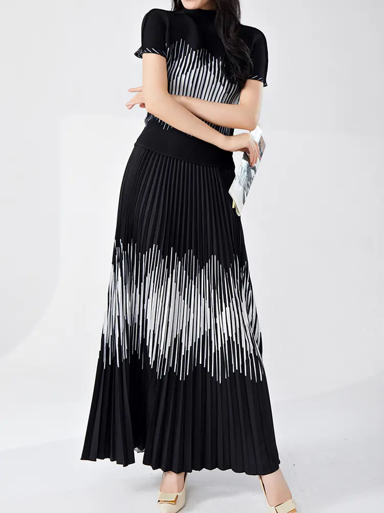 LANMREM Geometric Printting Pleated Women's Two Pieces Set Half High Neck Short Sleeve Slim Top And Elastic Waist Skirt 2DB3305