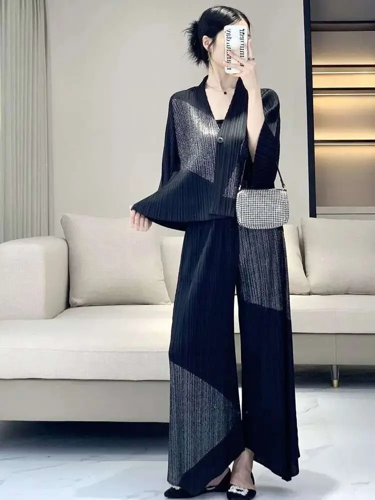 LANMREM Color Contrast Pleated Sets Women 2025 New V-neck Single Breasted Long Sleeve Blouse Wide Leg Pants Two-piece Set 2DE661