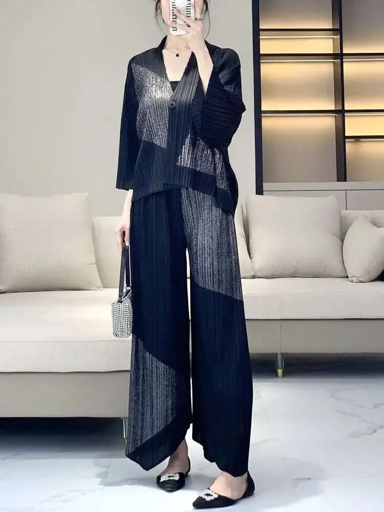 LANMREM Color Contrast Pleated Sets Women 2025 New V-neck Single Breasted Long Sleeve Blouse Wide Leg Pants Two-piece Set 2DE661