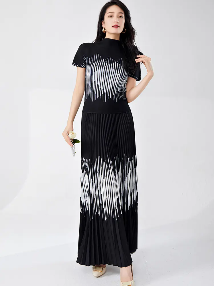 LANMREM Geometric Printting Pleated Women's Two Pieces Set Half High Neck Short Sleeve Slim Top And Elastic Waist Skirt 2DB3305