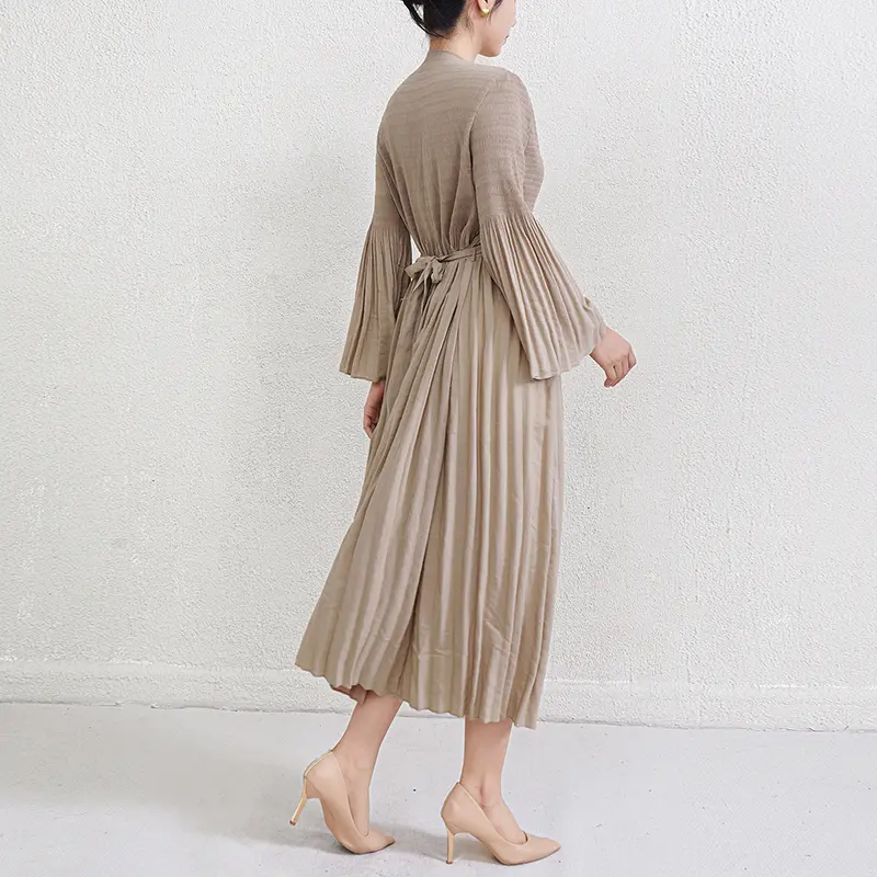LANMREM Niche Chic Women's Pleated Flare Long Sleeve Dress 2025 Autumn Bandage Deisgn O-neck Mid-Length Inner Dresses 2DB3858