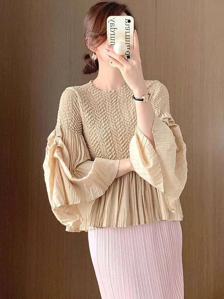LANMREM Women Pleated Blouse Round Neck Long Bubble Sleeves Ruffles Solid Color Female Fashion Top 2024 Spring New 2DA2883