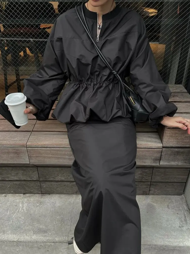 LANMREM Black Sweatshirt Women Round Zipper Neck Lantern Sleeves Gathered Waist Female Casual Loose Clothing 2024 Spring 2DA4850