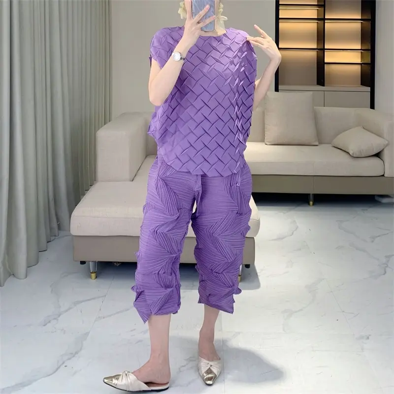 LANMREM Diamond Pleated Fashion Women's Two Pieces Set Round Neck Pullover Batwing Sleeve Top And Elastic Waist Pants 2DB4165